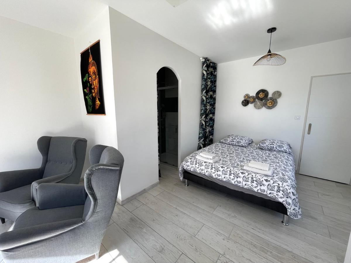 Siam Mahanakhon Appart & Spa Rieux-de-Pelleport Dış mekan fotoğraf